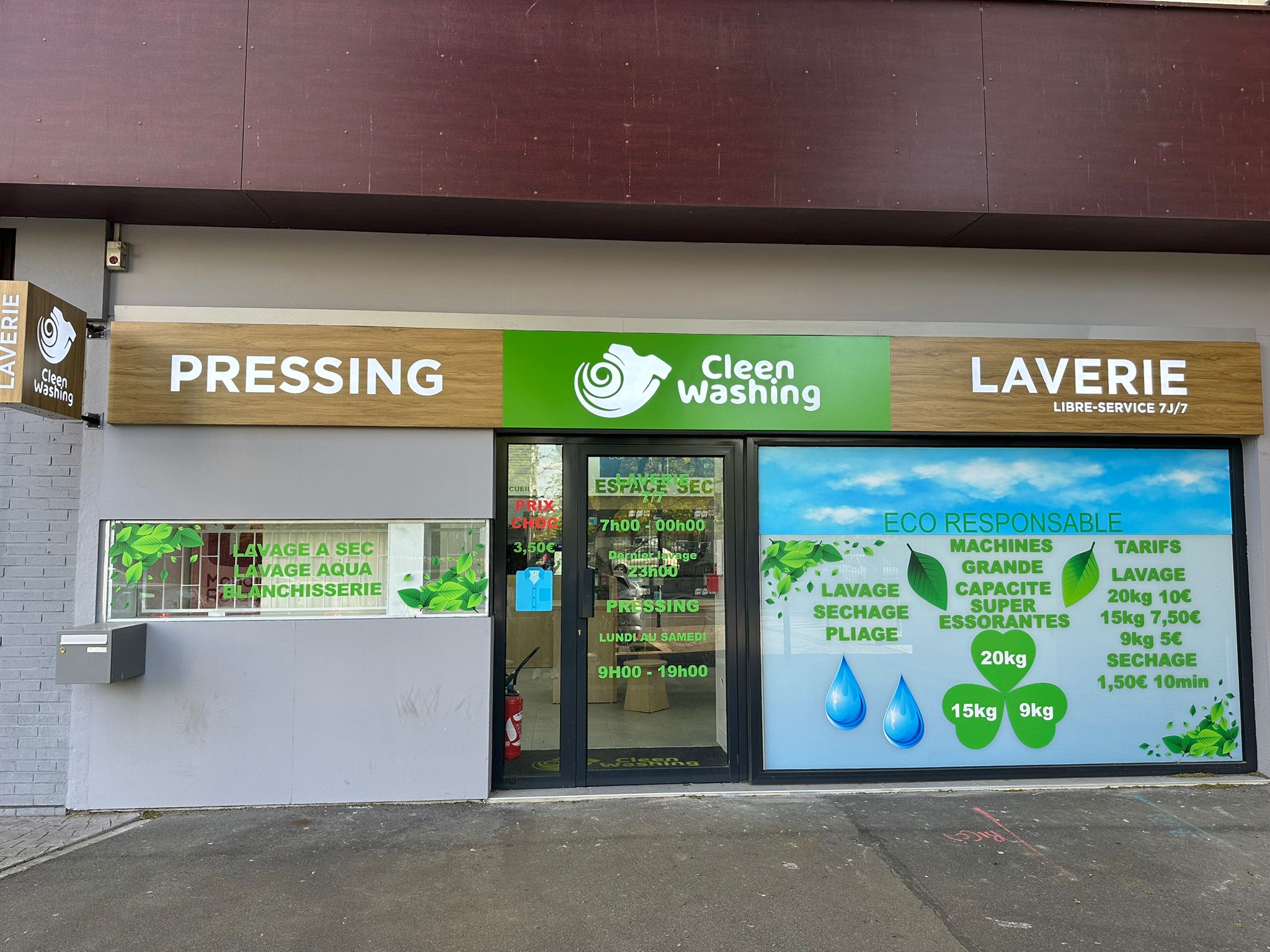 Façade du pressing et laverie Cleen Washing — Villeneuve-la-Garenne
