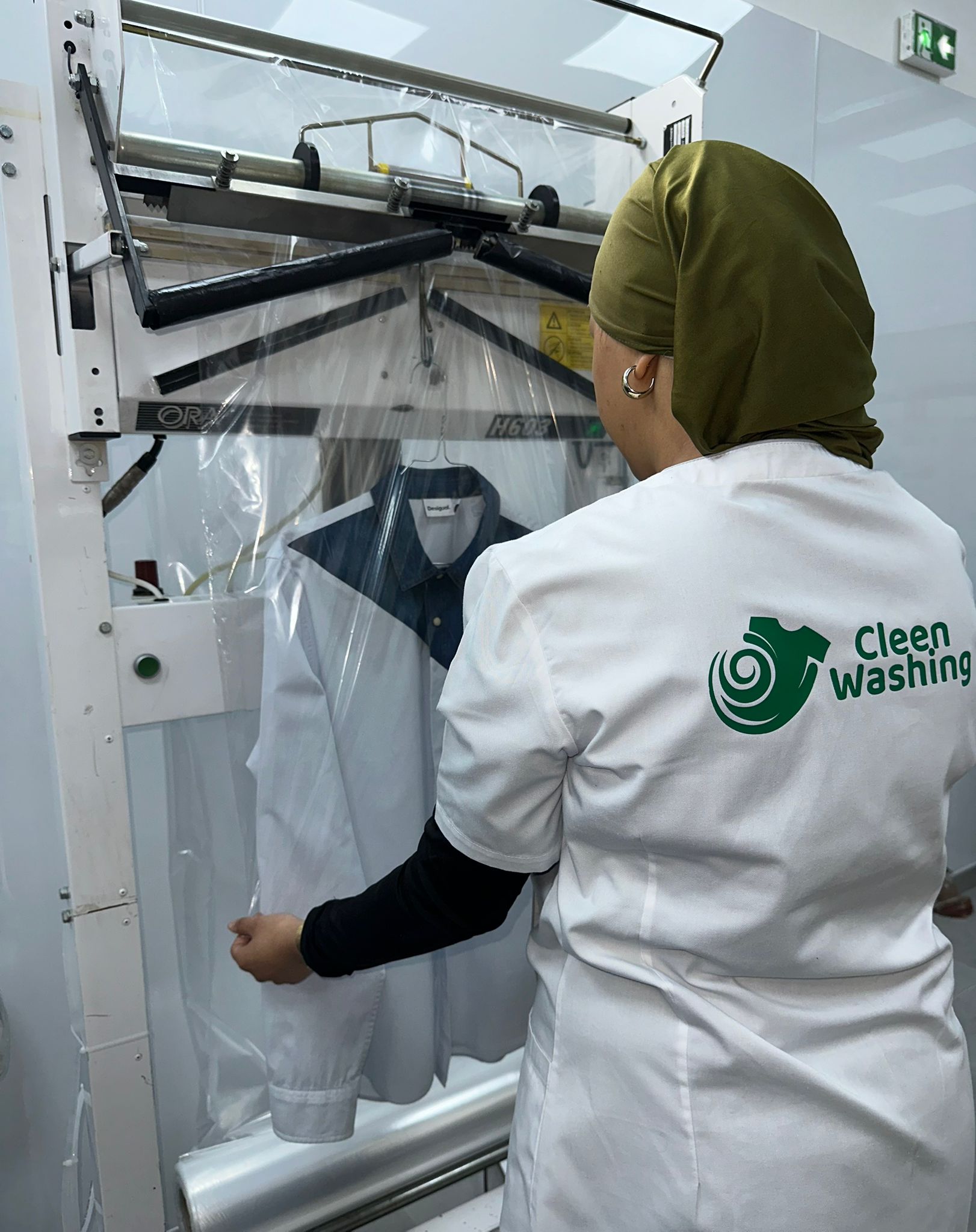 Nettoyage professionnel vêtements — pressing Cleen Washing Villeneuve-la-Garenne